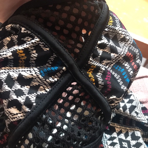 Donate 2/24 Bikini bottom tribal pattern w/mesh sides XL - Picture 5 of 5